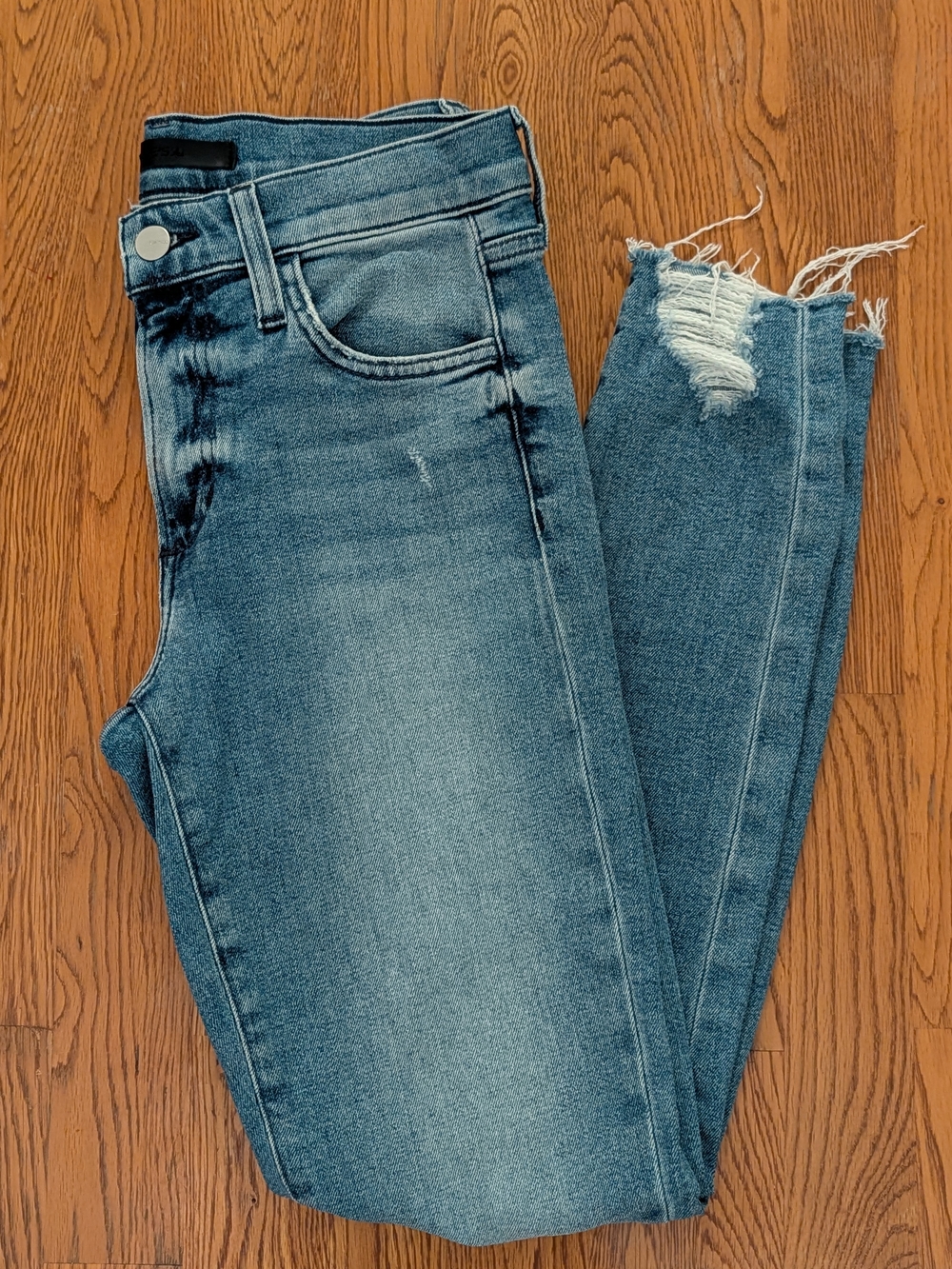 Classic High-Rise Distressed Women's Blue Jeans